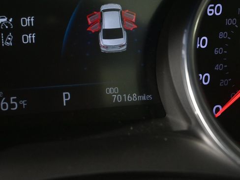 Used 2019 Toyota Camry XSE image 12