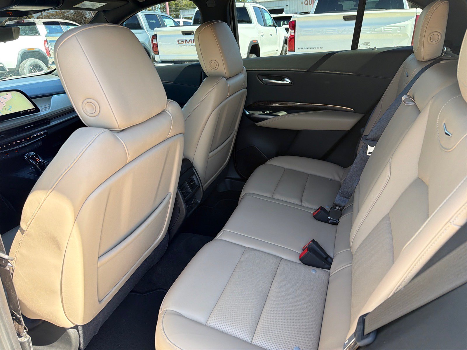 Used 2024 Cadillac XT4 Premium Luxury w/ Active Safety Package FWD image 10