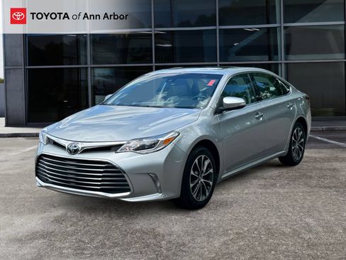 Used 2018 Toyota Avalon XLE Premium w/ Carpet Mat Package FWD image 9