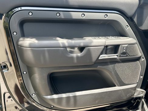 Certified 2025 Land Rover Defender 110 S image 18
