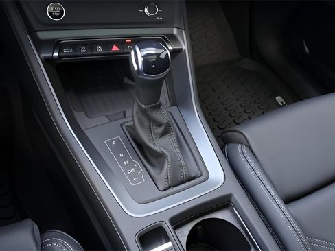 Used 2025 Audi Q3 2.0T Premium w/ Convenience Package image 22