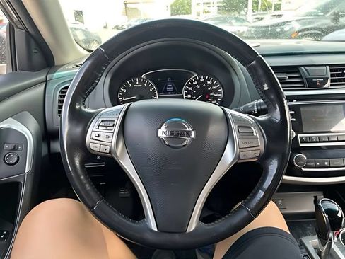 Used 2018 Nissan Altima 2.5 SL FWD image 22
