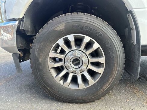 Used 2020 Ford F350 Lariat w/ FX4 Off-Road Package image 17