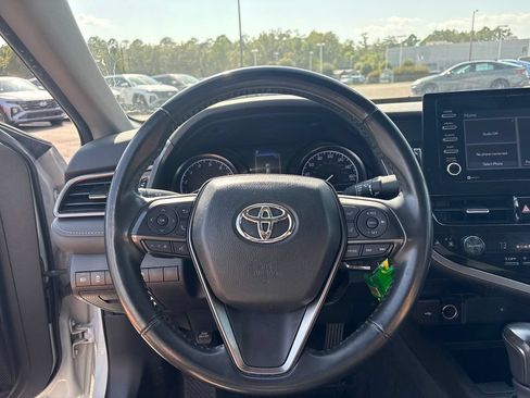 Used 2024 Toyota Camry SE FWD image 14