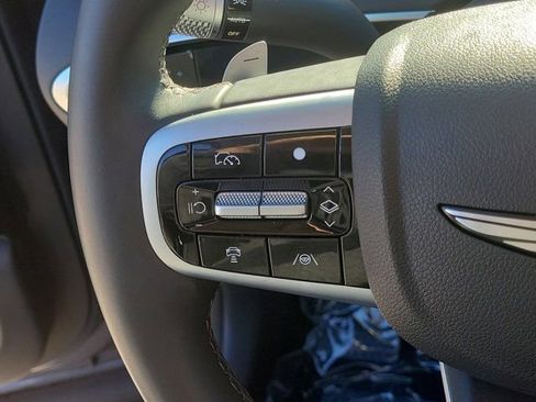 Used 2026 Genesis GV70 2.5T Select image 28