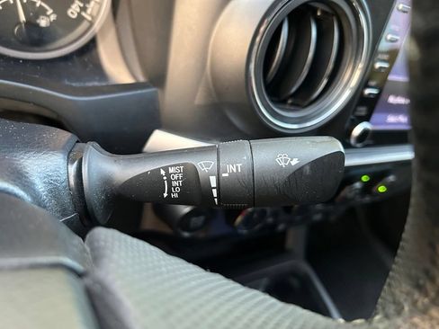 Used 2023 Toyota Tacoma SR5 AWD/4WD image 22