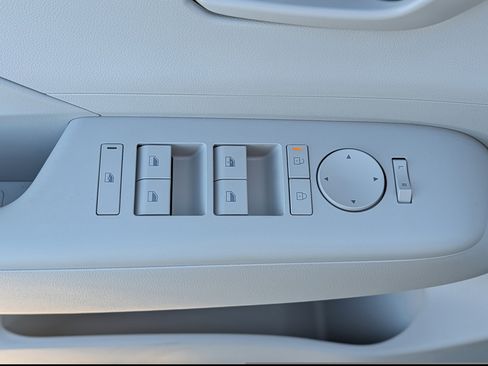 New 2026 Hyundai Kona SE image 11