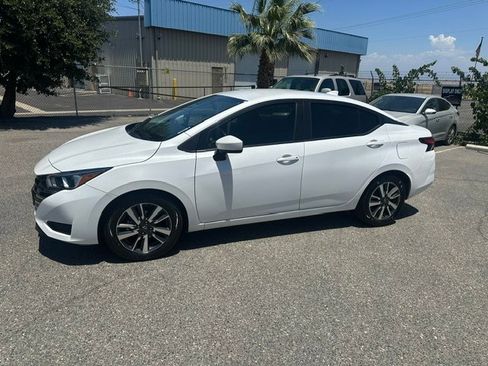 Used 2024 Nissan Versa SV FWD image 2