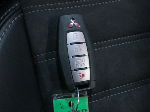 Used 2024 Mitsubishi Outlander SE image 22