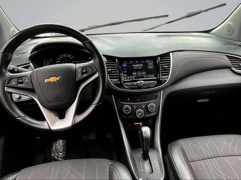 Used 2022 Chevrolet Trax LT w/ Driver Confidence Package AWD/4WD image 7