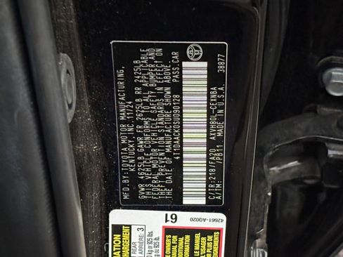 Used 2025 Toyota Camry LE image 28