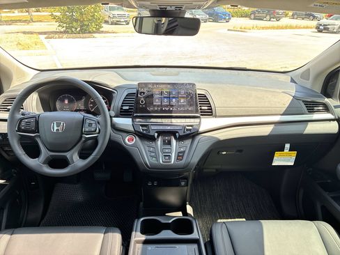 Certified 2026 Honda Odyssey EX-L image 16