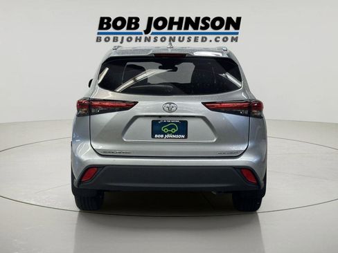 Used 2021 Toyota Highlander XLE image 10