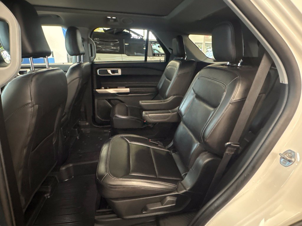 Used 2023 Ford Explorer XLT w/ Equipment Group 202A AWD/4WD image 27