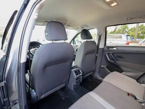 Used 2021 Volkswagen Tiguan S image 36
