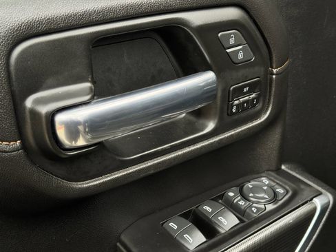 Used 2020 GMC Sierra 2500 AT4 w/ AT4 Premium Package image 25