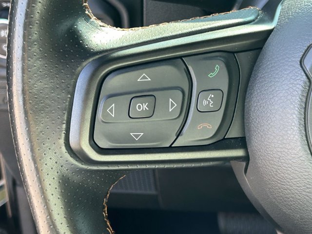Used 2024 Jeep Gladiator Mojave w/ Technology Group AWD/4WD image 21