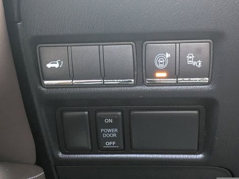 Used 2015 INFINITI QX80 Limited w/ All Season Package image 29