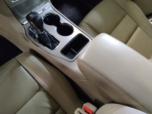 Used 2017 Jeep Grand Cherokee Limited RWD image 26