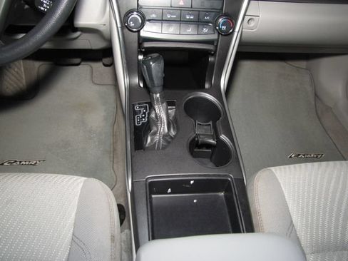Used 2016 Toyota Camry LE FWD image 14