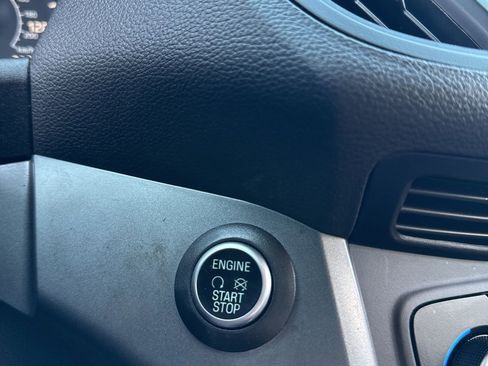 Used 2019 Ford Escape SE image 23