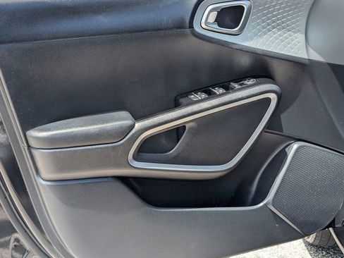 Used 2022 Kia Soul LX w/ Technology Package FWD image 15
