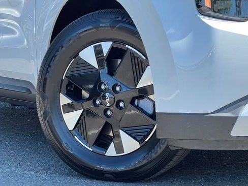 Used 2026 Kia Carnival LXS FWD image 2
