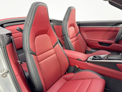 Used 2025 Porsche 911 Carrera RWD image 39