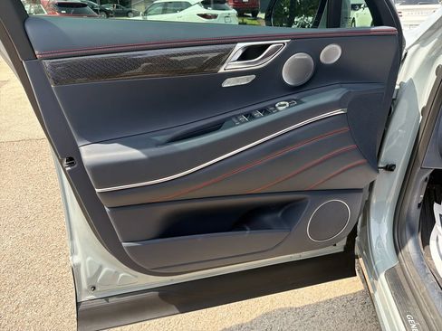Used 2025 Genesis GV80 3.5T e-SC AWD/4WD image 12