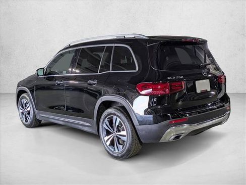 Used 2025 Mercedes-Benz GLB 250 image 8