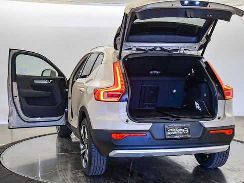 Certified 2025 Volvo XC40 B5 Plus w/ Climate Package image 29