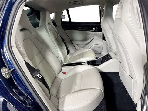 Used 2018 Porsche Panamera 4S image 37