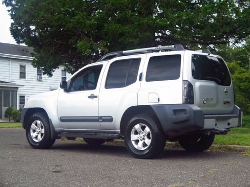 Used 2011 Nissan Xterra S w/ 4X4 Value Package image 3