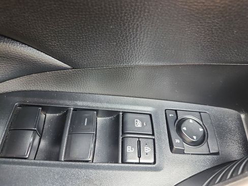 Used 2022 Toyota RAV4 LE AWD/4WD image 21