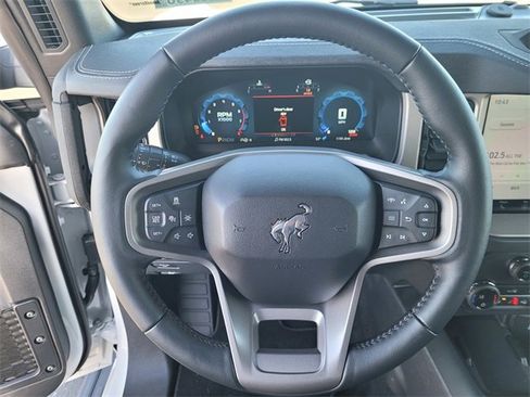 New 2025 Ford Bronco Outer Banks image 9