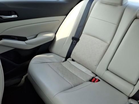 Used 2024 Nissan Altima 2.5 SL FWD image 16