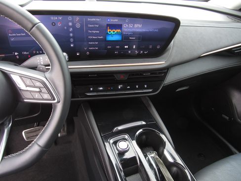 Used 2025 Buick Envision Sport Touring image 17