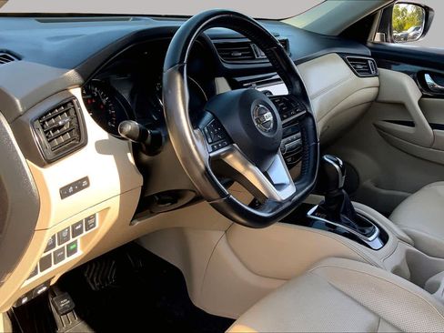 Used 2017 Nissan Rogue SL w/ SL Premium Package FWD image 17