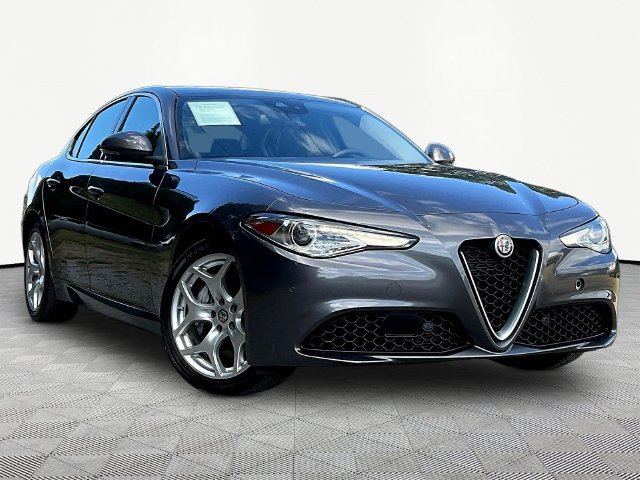 Used 2019 Alfa Romeo Giulia Ti AWD/4WD image 3