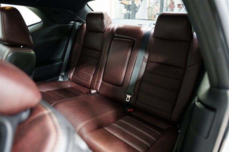 Used 2014 Dodge Challenger SXT RWD image 14