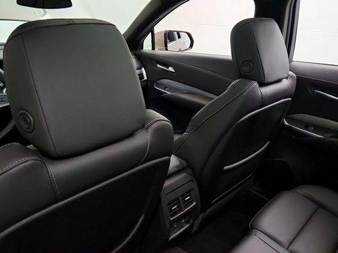 Used 2023 Cadillac XT4 Premium Luxury w/ Cold Weather Package AWD/4WD image 26