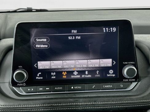 Used 2025 Nissan Rogue SV FWD image 21
