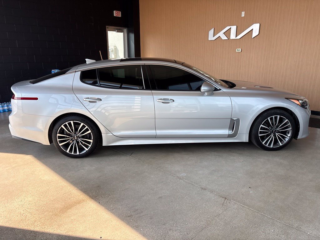Used 2018 Kia Stinger Premium AWD/4WD image 16