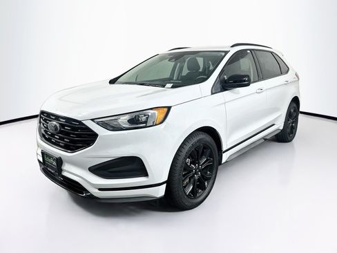 Used 2022 Ford Edge SE w/ Black Appearance Package AWD/4WD image 3