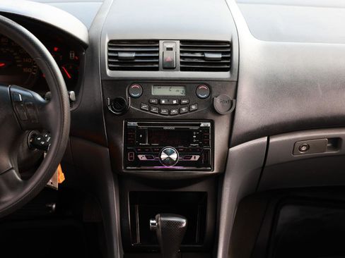 Used 2004 Honda Accord LX image 32