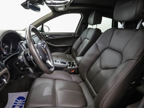 Used 2021 Porsche Macan GTS image 11