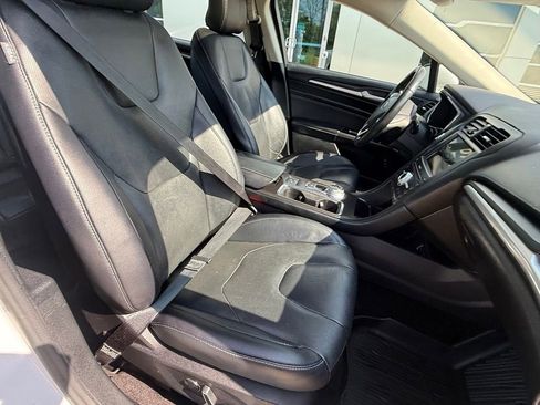 Used 2017 Ford Fusion Titanium FWD image 13