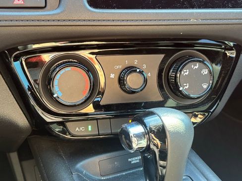 Used 2022 Honda HR-V Sport image 11