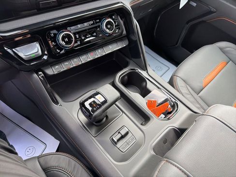 New 2026 GMC Sierra 1500 AT4 w/ AT4 Premium Package AWD/4WD image 22