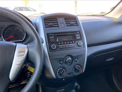 Used 2017 Nissan Versa SV image 7